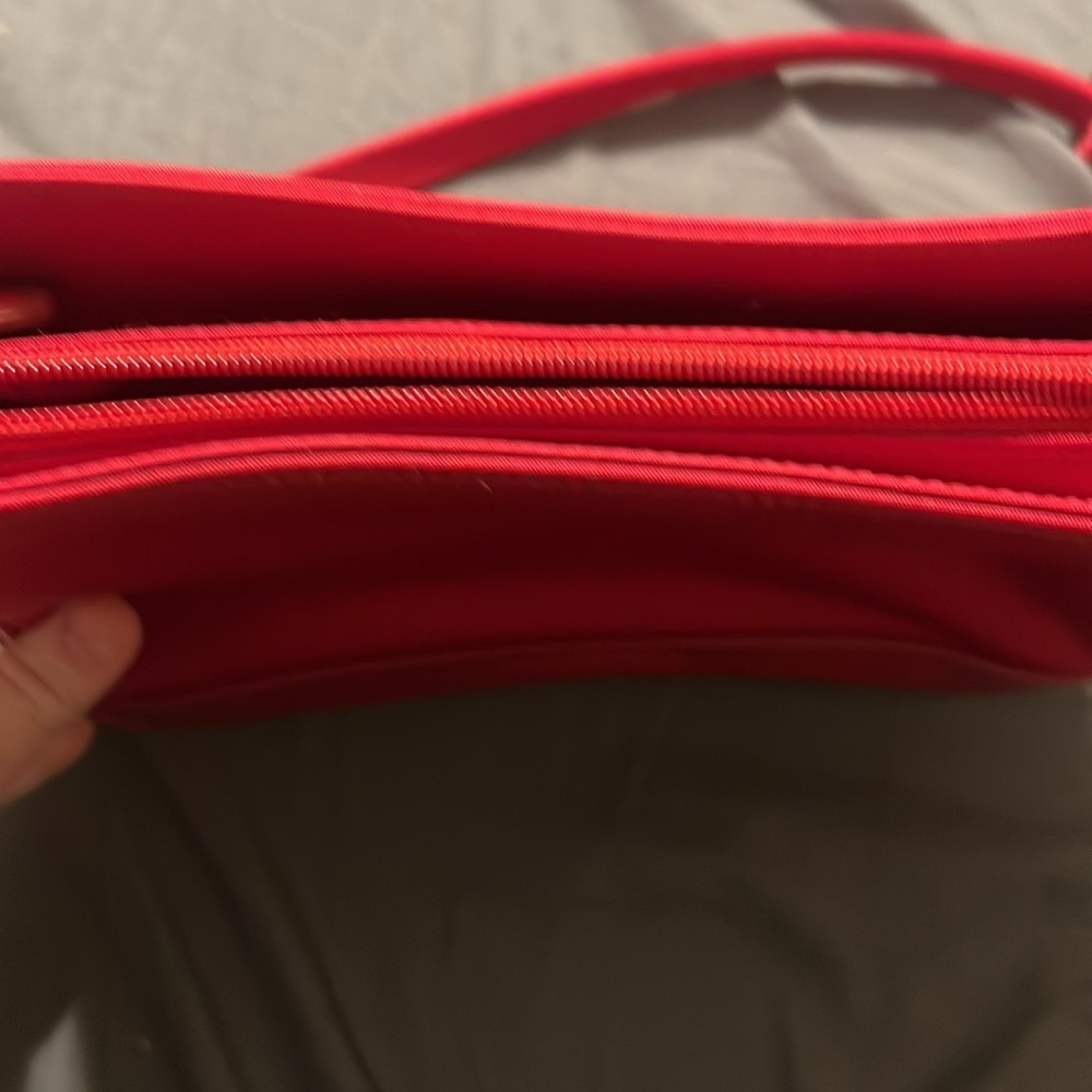 Red Liz Claiborne purse - Picture 3 of 10